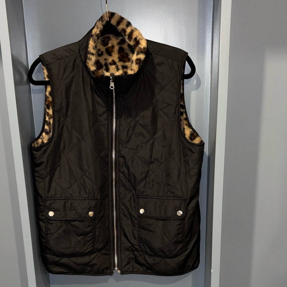 Entro Reversible Cheetah Print Fur/ Black Vest Sz L Fit size 10-12 Women’s - Picture 2 of 7